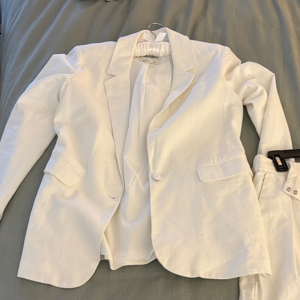 Abercrombie & Fitch Women's Cream Blazer